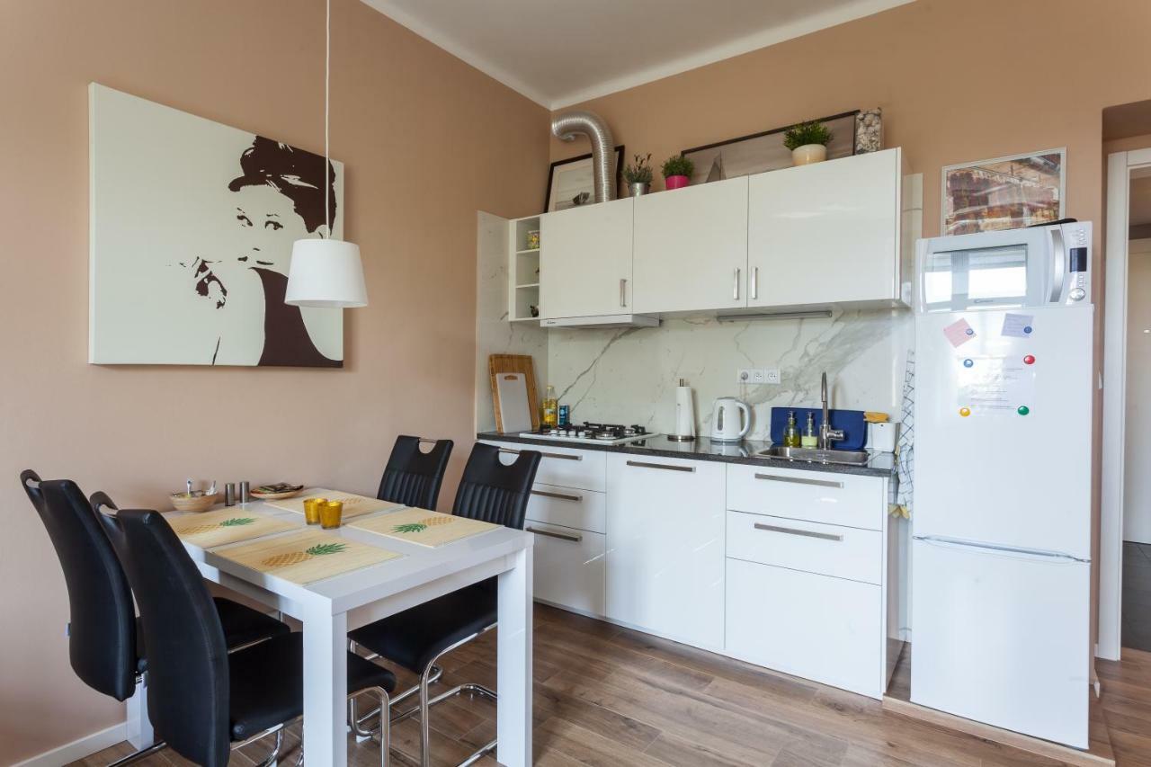 Eliska Apartamento Praga Exterior foto